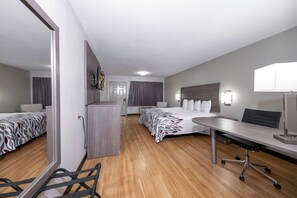 Superior Room, 1 King Bed (Smoke Free) | Desk, laptop workspace, blackout drapes, iron/ironing board