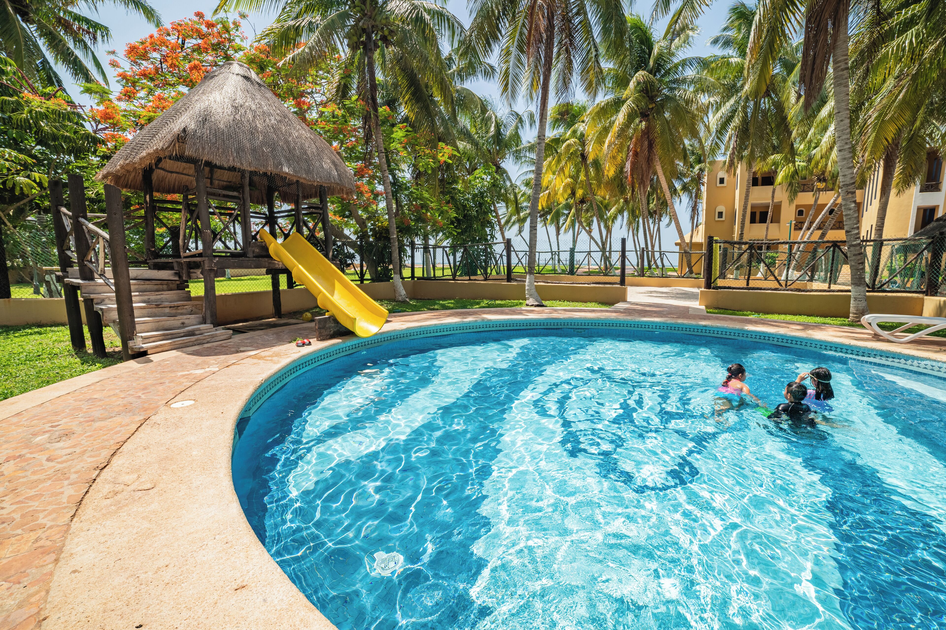 Outdoor pool, pool umbrellas, sun loungers