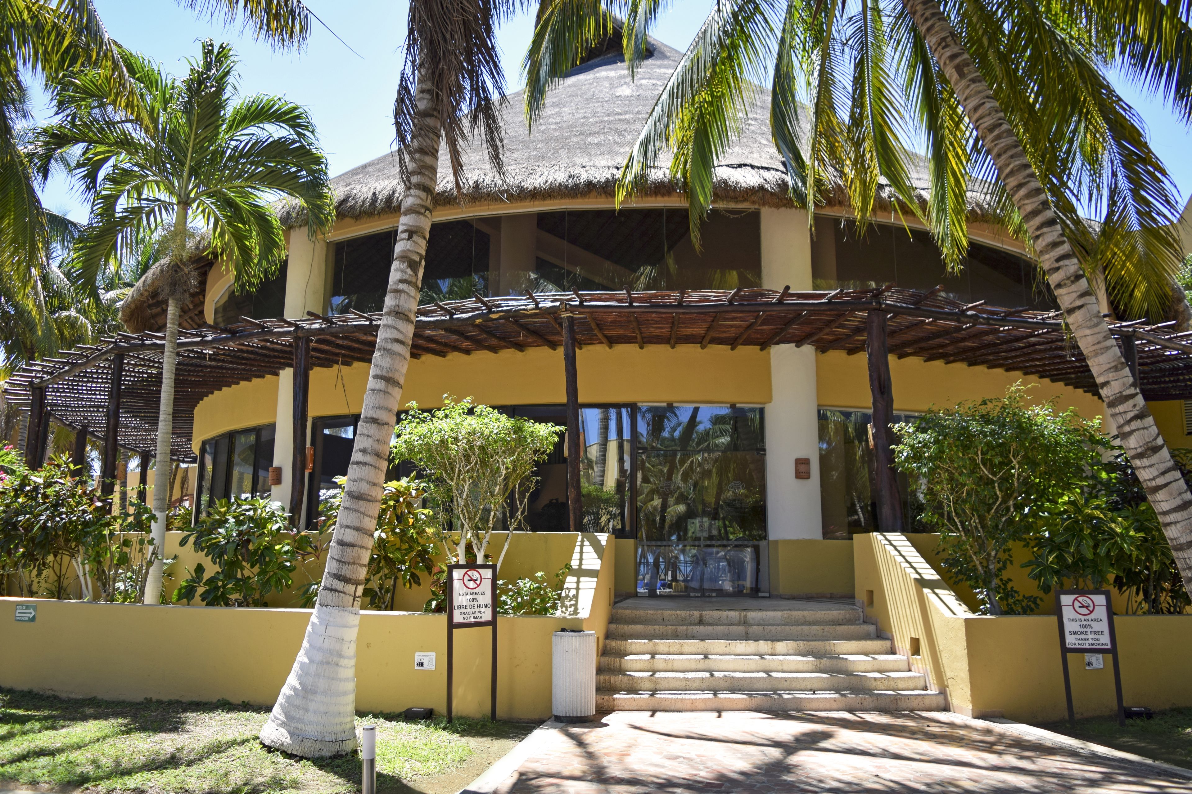 2 restaurantes; se sirve cocina internacional 