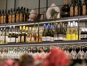 Bar (on property) - Mercure Melbourne Southbank (Southbank)