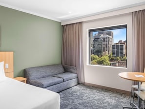 Deluxe King Room | In-room safe, desk, blackout curtains, soundproofing - Mercure Melbourne Southbank (Southbank)