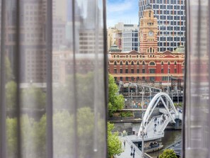 In-room safe, desk, blackout drapes, soundproofing - Mercure Melbourne Southbank (Southbank)