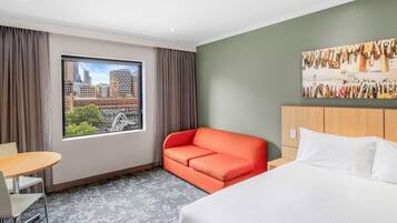Superior Queen River View Room | In-room safe, desk, blackout drapes, soundproofing