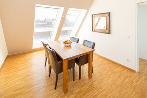Suite 501 | In-room dining