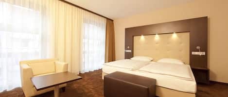 Minibar, in-room safe, individually decorated, individually furnished