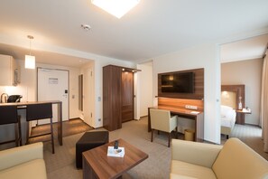 プレミアム アパートメント | リビングルーム | 薄型テレビ、有料ムービー