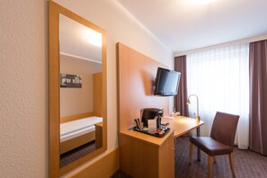 Standard Single Room | Minibar, in-room safe, soundproofing, free WiFi - Heikotel - City Nord (Hamburg)