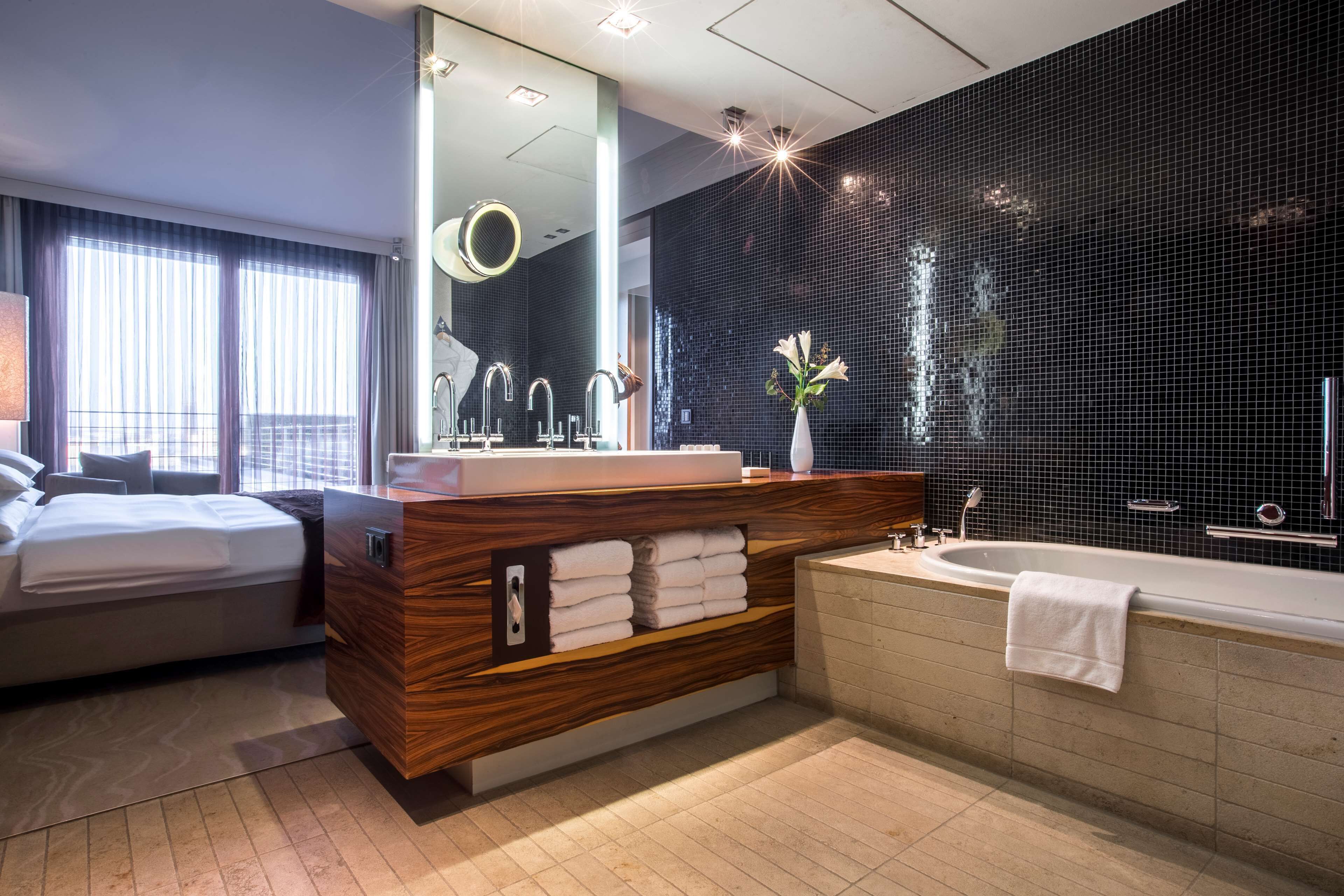 presidential suite (cathedral view) | room amenity