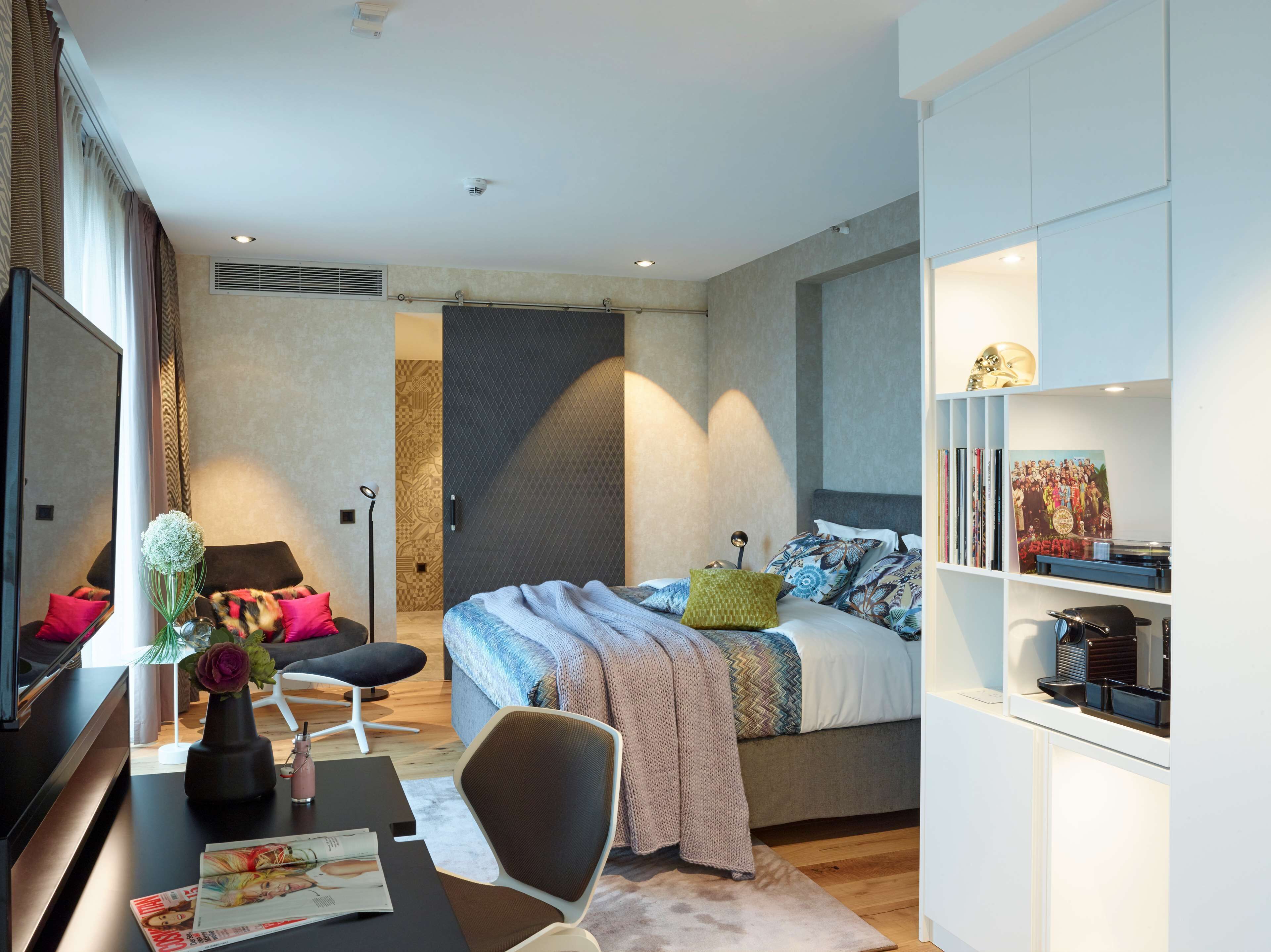 Suite, 1 Bedroom, Balcony (Bohemian) | Hypo-allergenic bedding, in-room safe, desk, laptop workspace