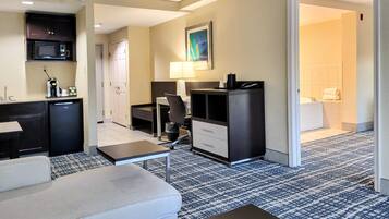 Suite, 1 King Bed, Accessible (Additional Living Area) | Hypo-allergenic bedding, in-room safe, individually furnished, desk
