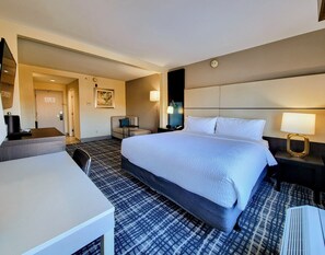 Hypo-allergenic bedding, in-room safe, individually furnished, desk