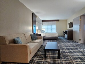 Hypo-allergenic bedding, in-room safe, individually furnished, desk