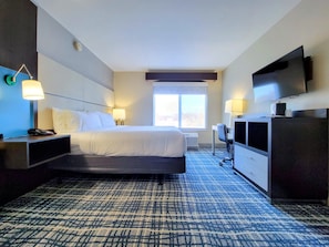 Hypo-allergenic bedding, in-room safe, individually furnished, desk