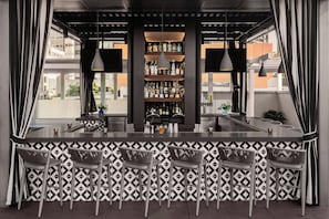 2 bares o lounges, bar en la azotea 
