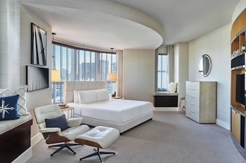 Premium bedding, down comforters, pillowtop beds, in-room safe at Hotel Republic San Diego, Autograph Collection