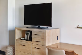 Premium bedding, down comforters, pillowtop beds, in-room safe at Hotel Republic San Diego, Autograph Collection