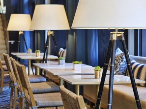 朝食 (オーダー形式)、毎日提供 (有料)