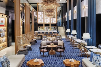 2 bars/lounges, rooftop bar at Hotel Republic San Diego, Autograph Collection