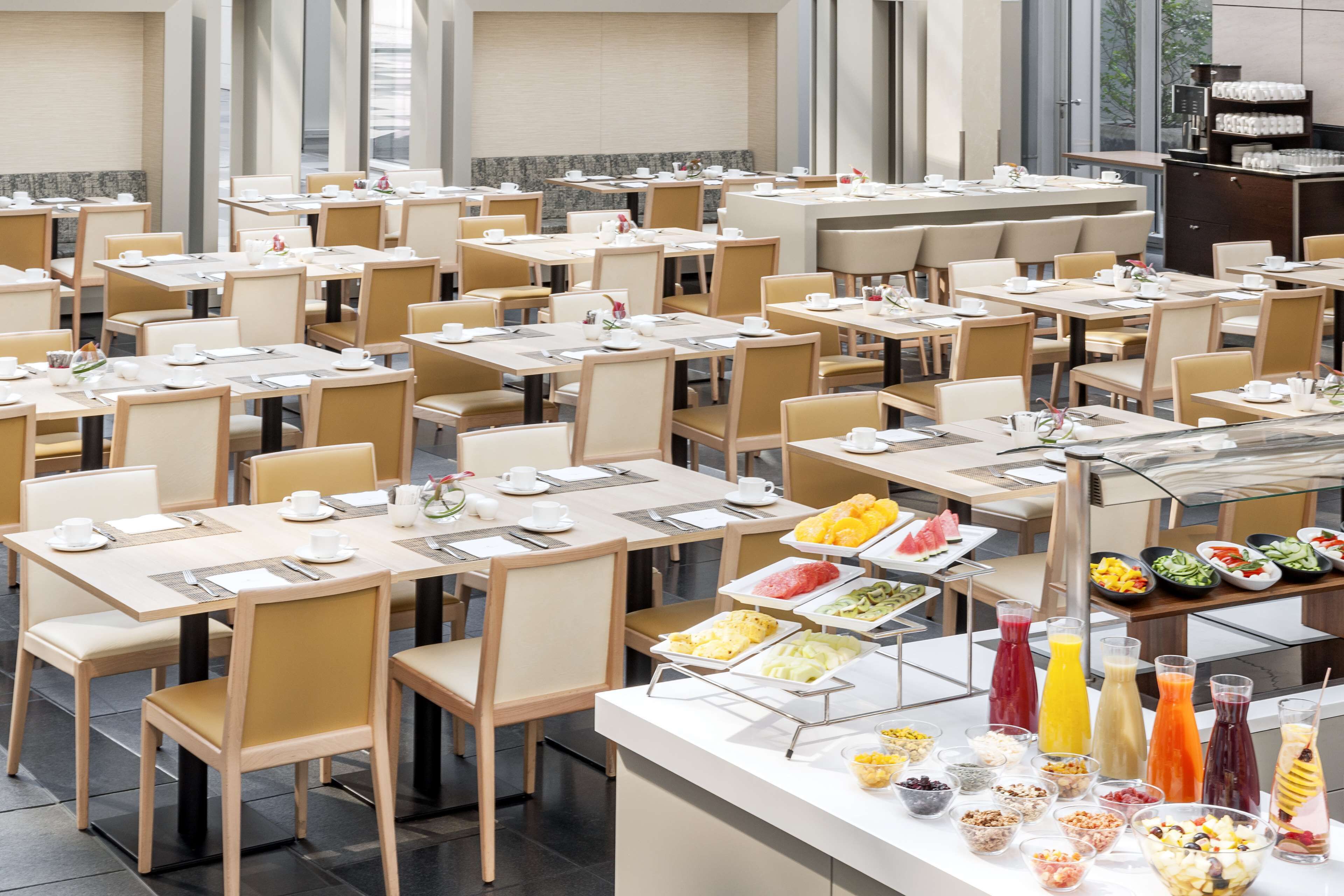 Tägliches Frühstücksbuffet gegen Gebühr