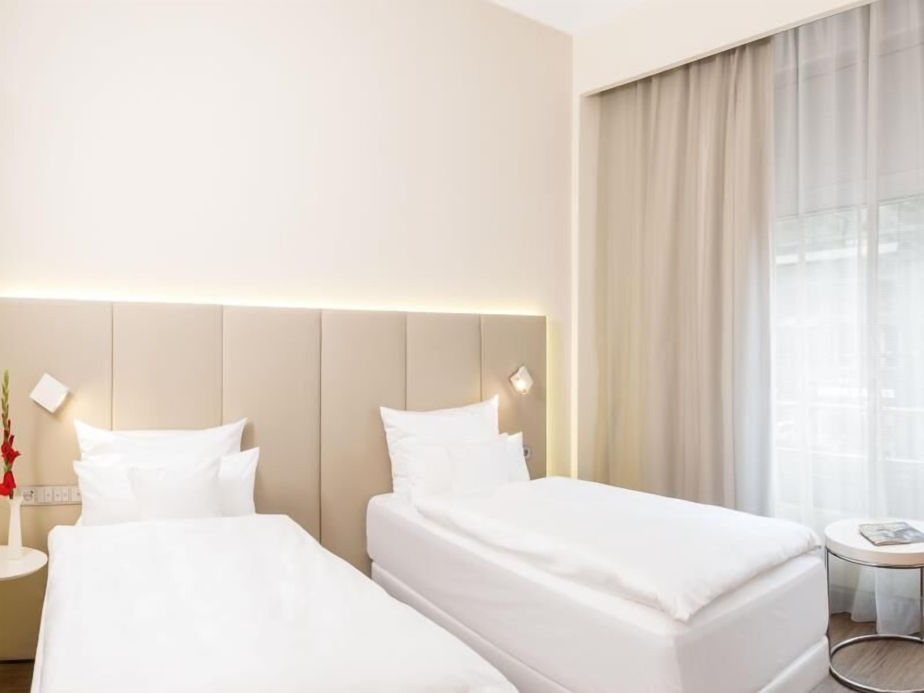 1 bedroom, hypo-allergenic bedding, pillowtop beds, minibar