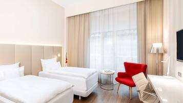 1 bedroom, hypo-allergenic bedding, pillow-top beds, minibar