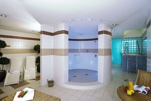 Sauna, ruang uap, dan pijat