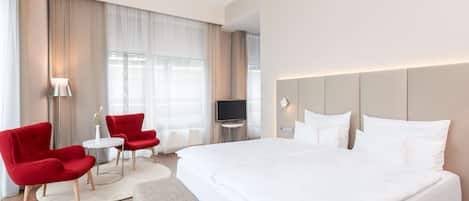 1 bedroom, hypo-allergenic bedding, pillowtop beds, minibar