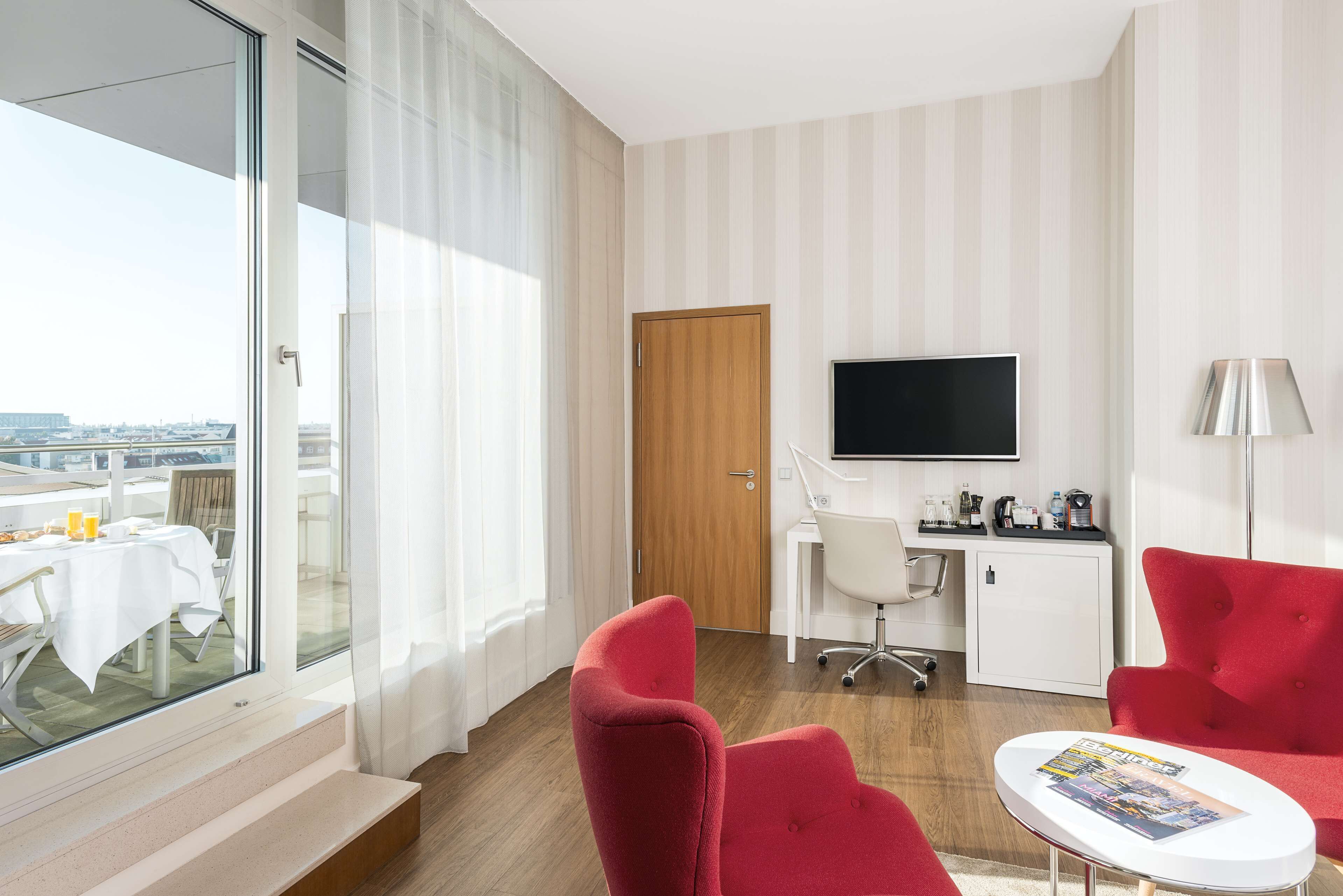 1 bedroom, hypo-allergenic bedding, pillow-top beds, minibar