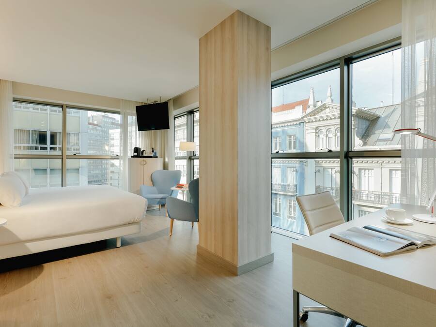 Deluxe Room | City view