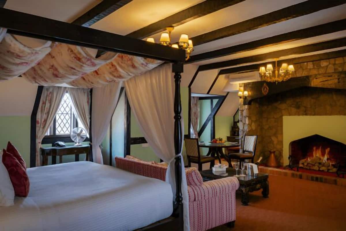 Free minibar items, in-room safe, blackout curtains, soundproofing