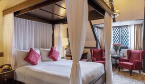 Deluxe Double or Twin Room | 2 bedrooms, free minibar items, in-room safe, blackout drapes