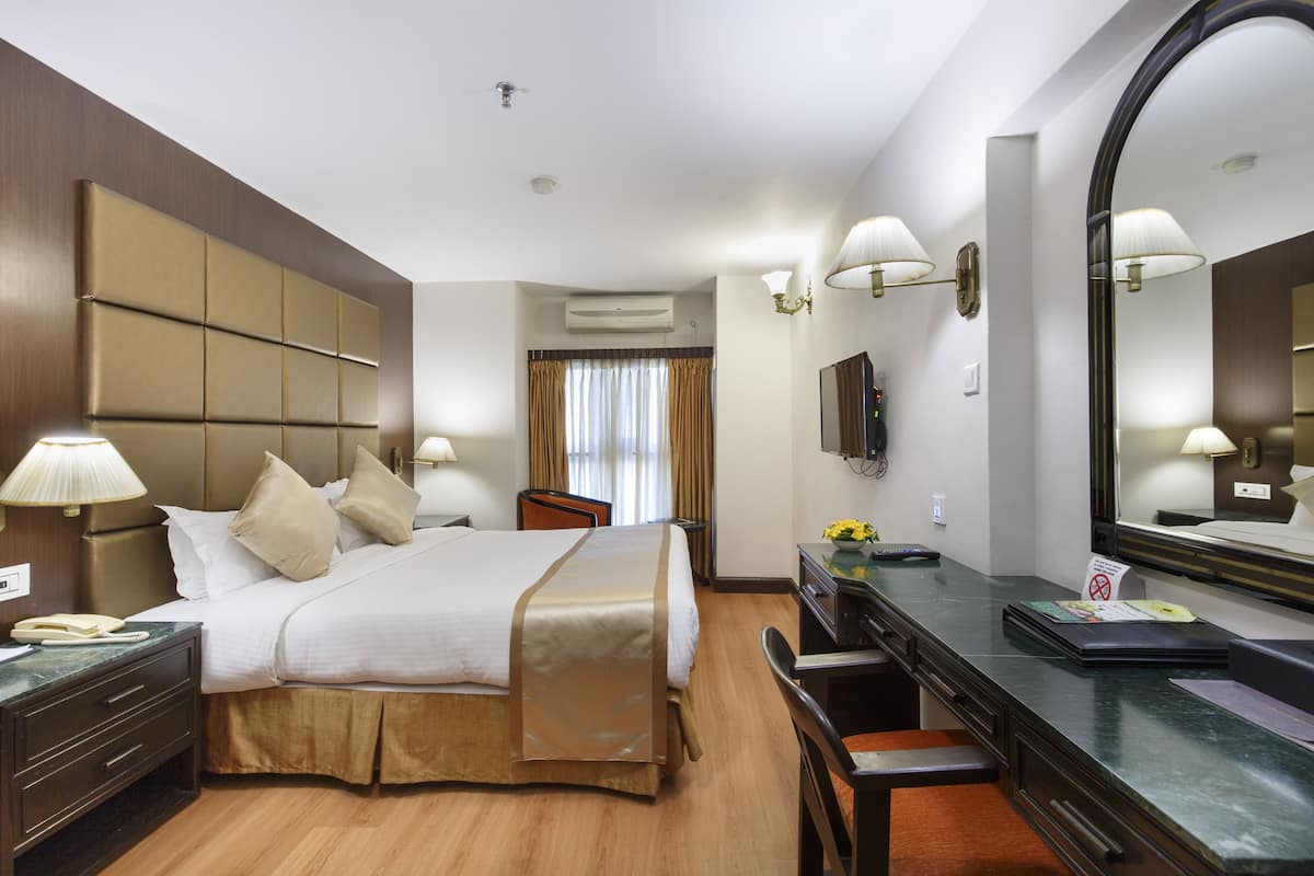 1 bedroom, premium bedding, minibar, in-room safe