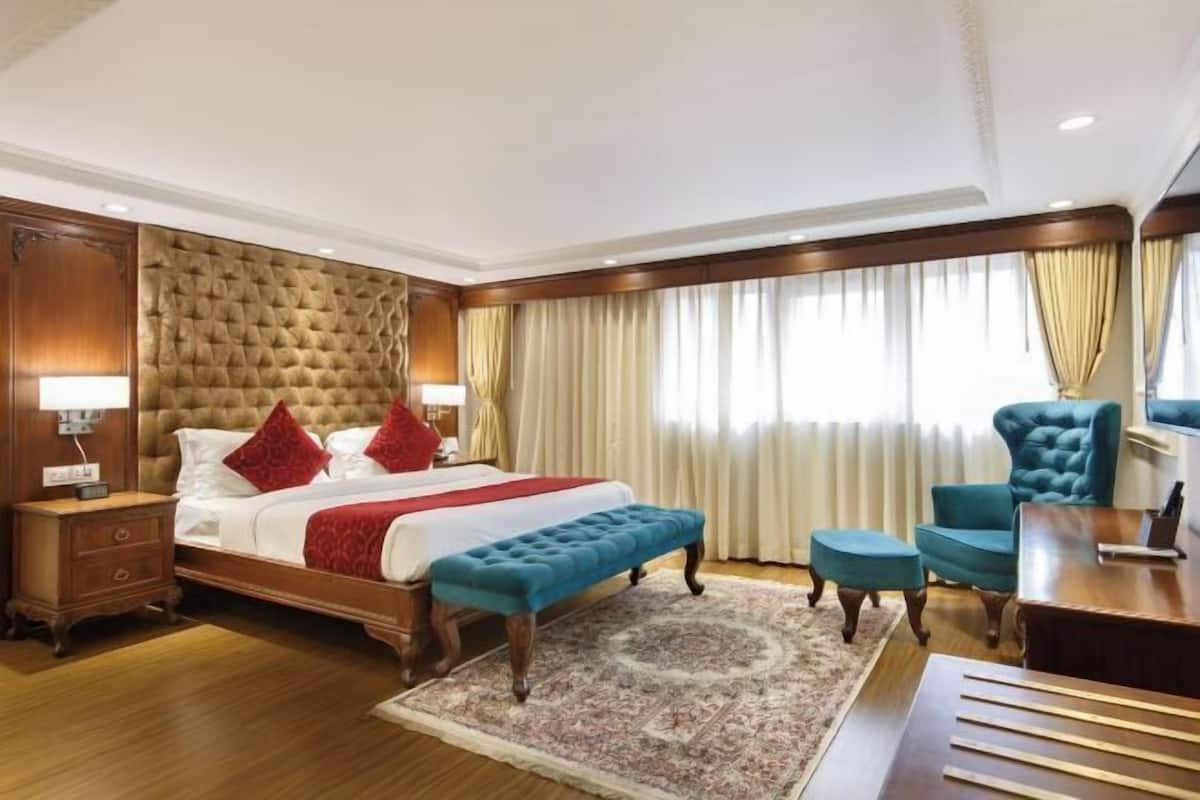 1 bedroom, premium bedding, minibar, in-room safe