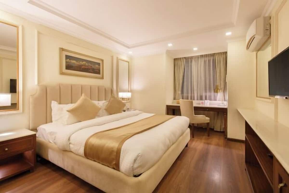1 bedroom, premium bedding, minibar, in-room safe