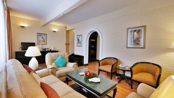 24-inch LCD TV with cable channels, TV