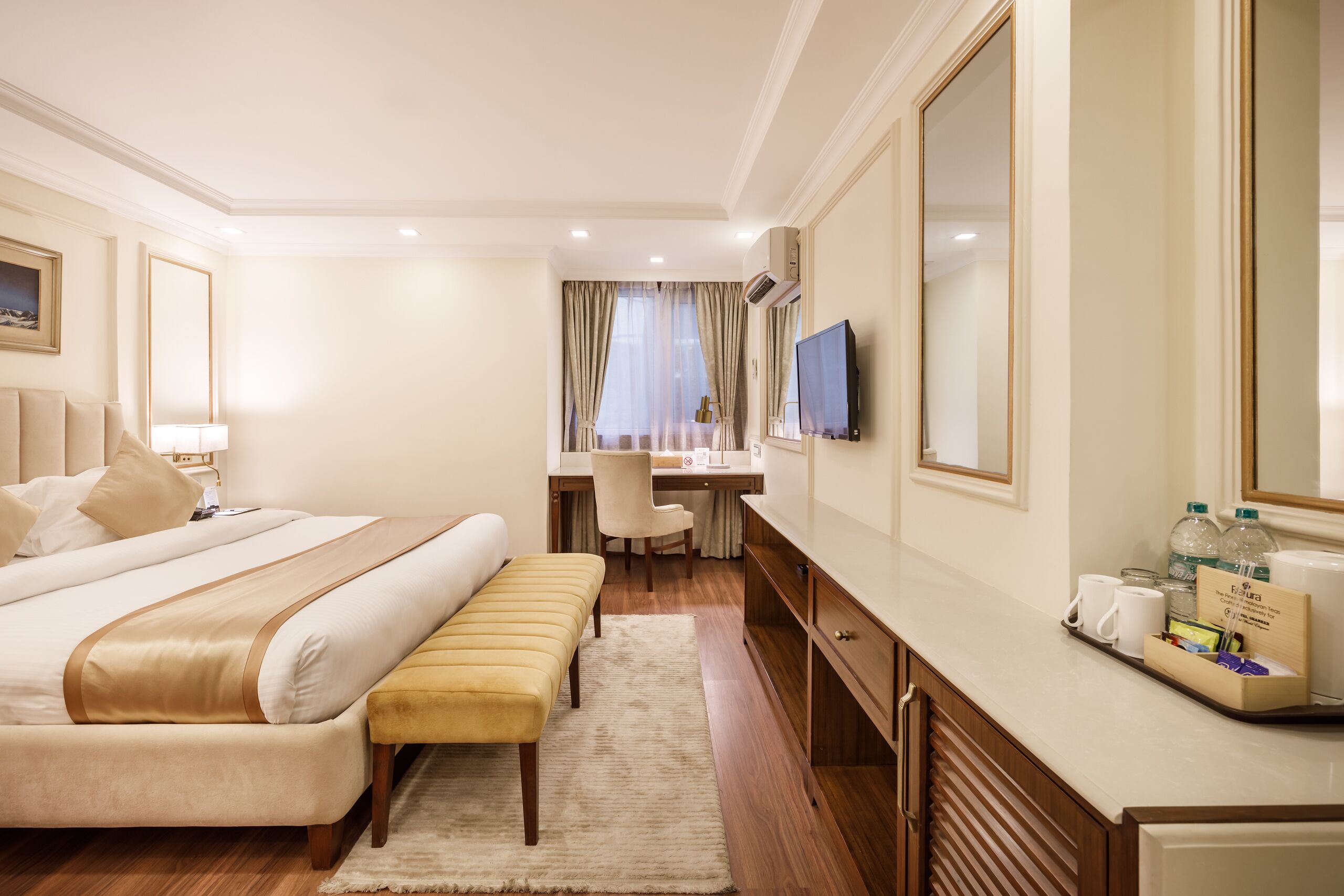 Deluxe Room King Bed | 1 bedroom, premium bedding, minibar, in-room safe