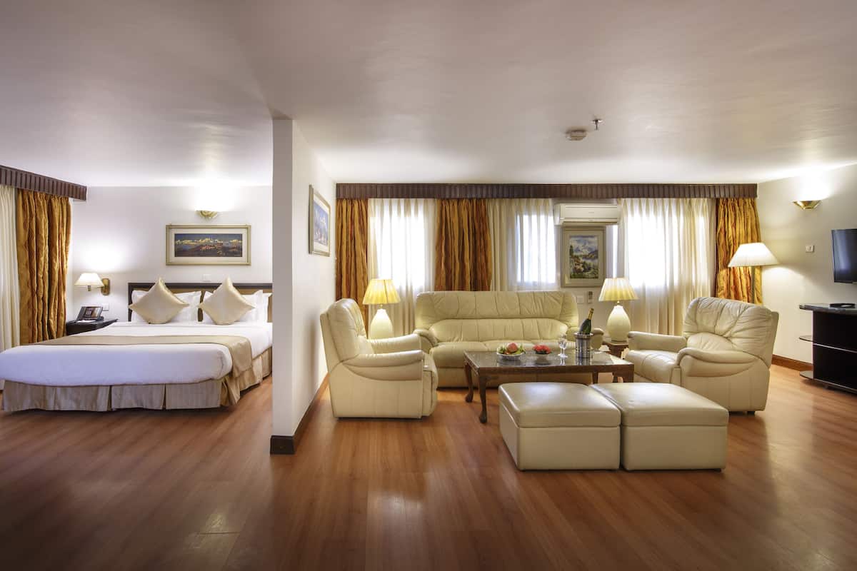 1 bedroom, premium bedding, minibar, in-room safe