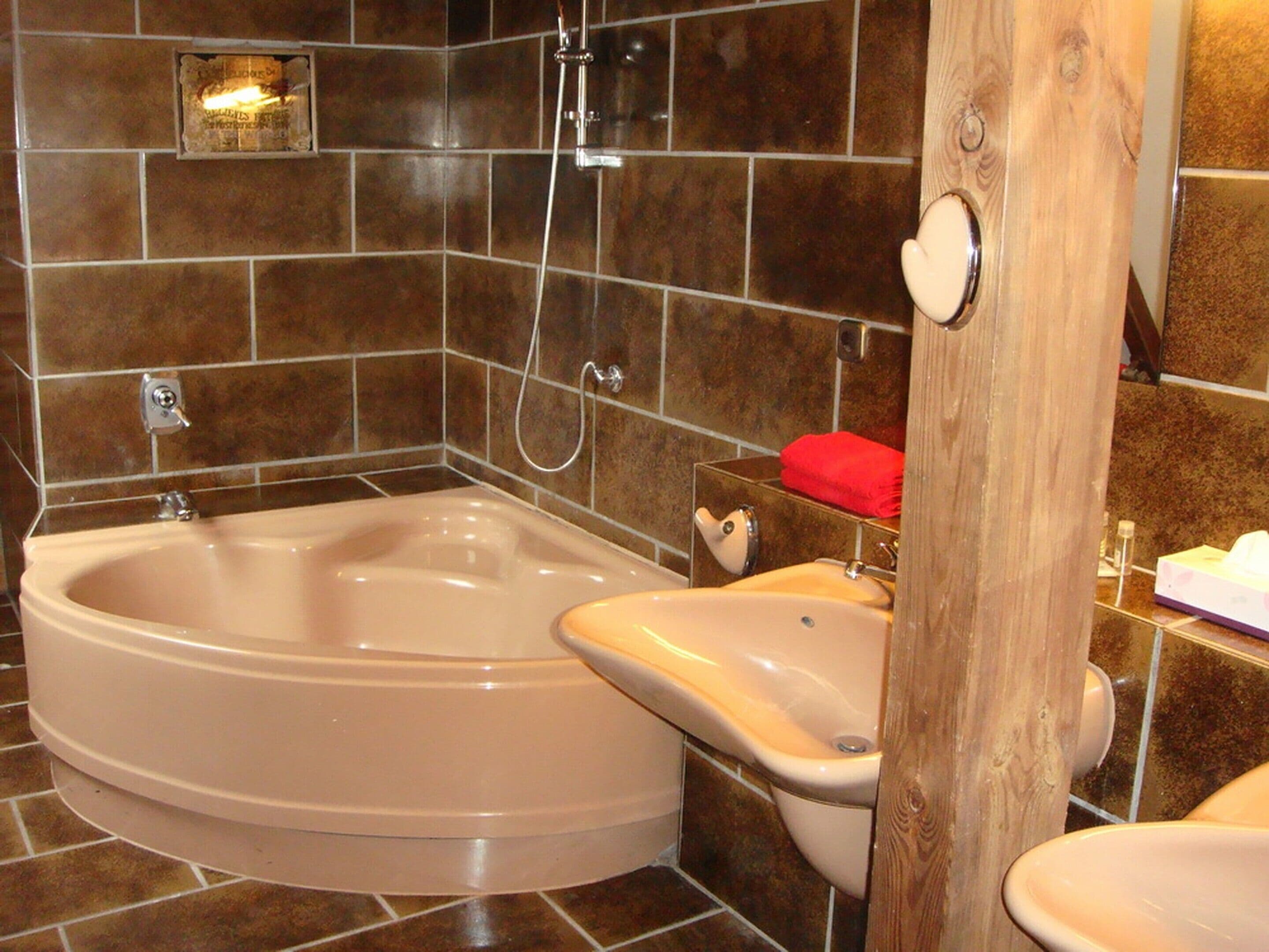 standard room | bathroom | shower, free toiletries, hair dryer, towels