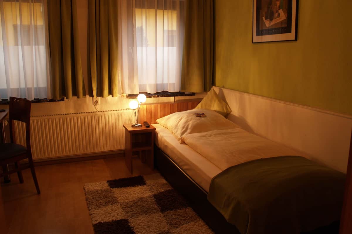 Basic Single Room, 1 Single Bed, Private Bathroom