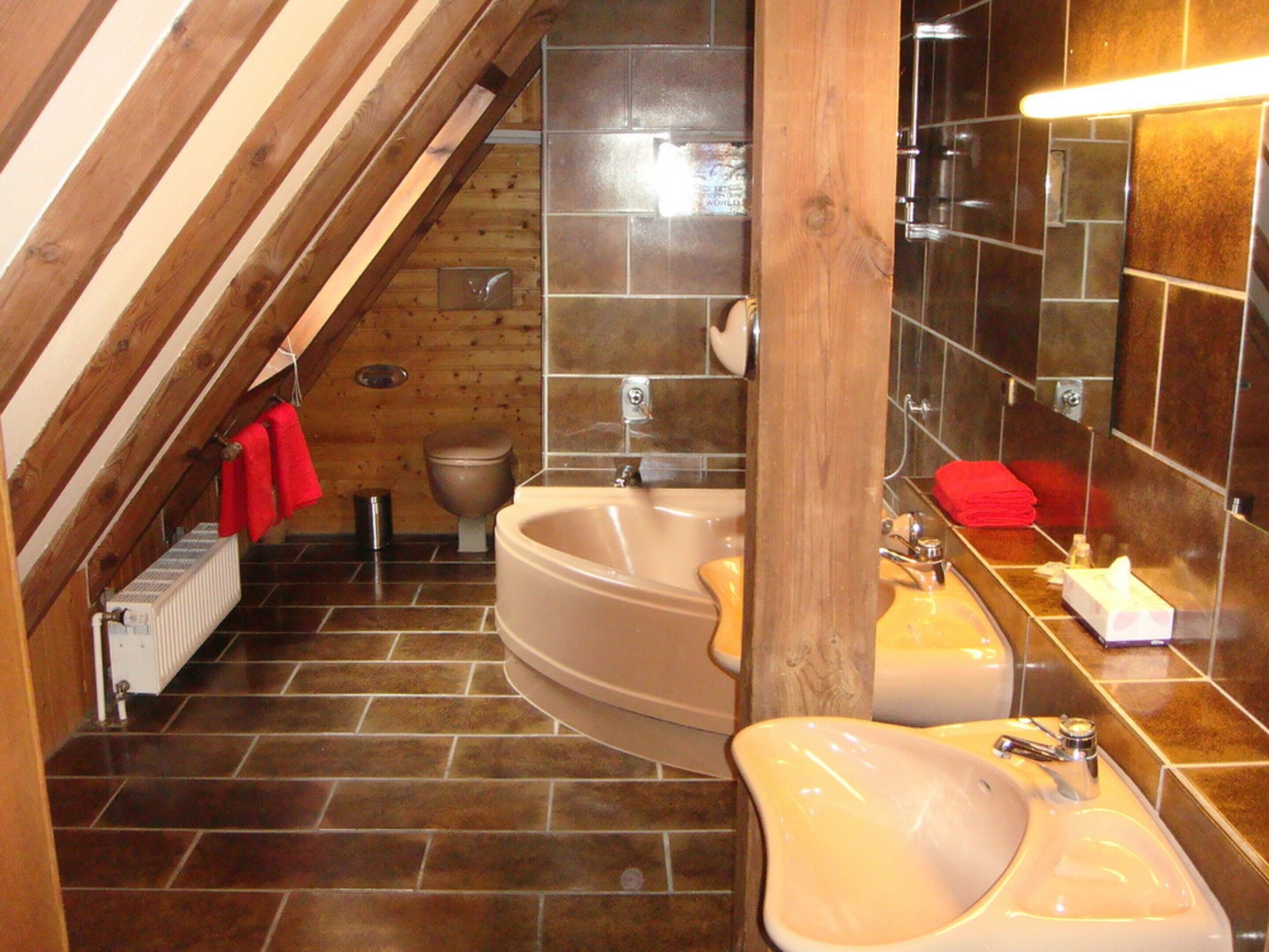 standard room | bathroom | shower, free toiletries, hair dryer, towels