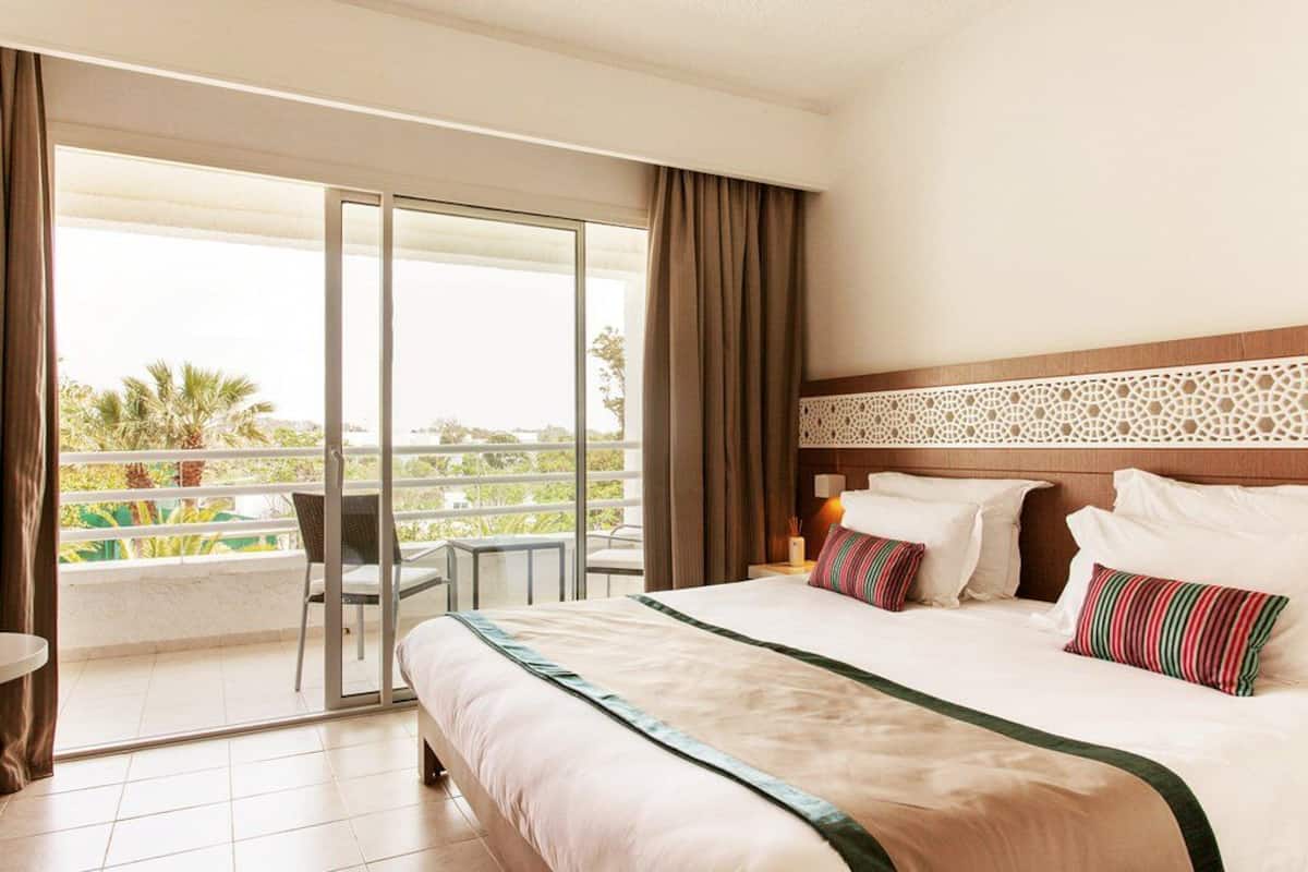 1 bedroom, premium bedding, minibar, in-room safe