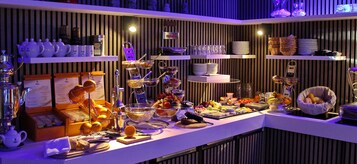 Café da manhã self-service grátis todos os dias