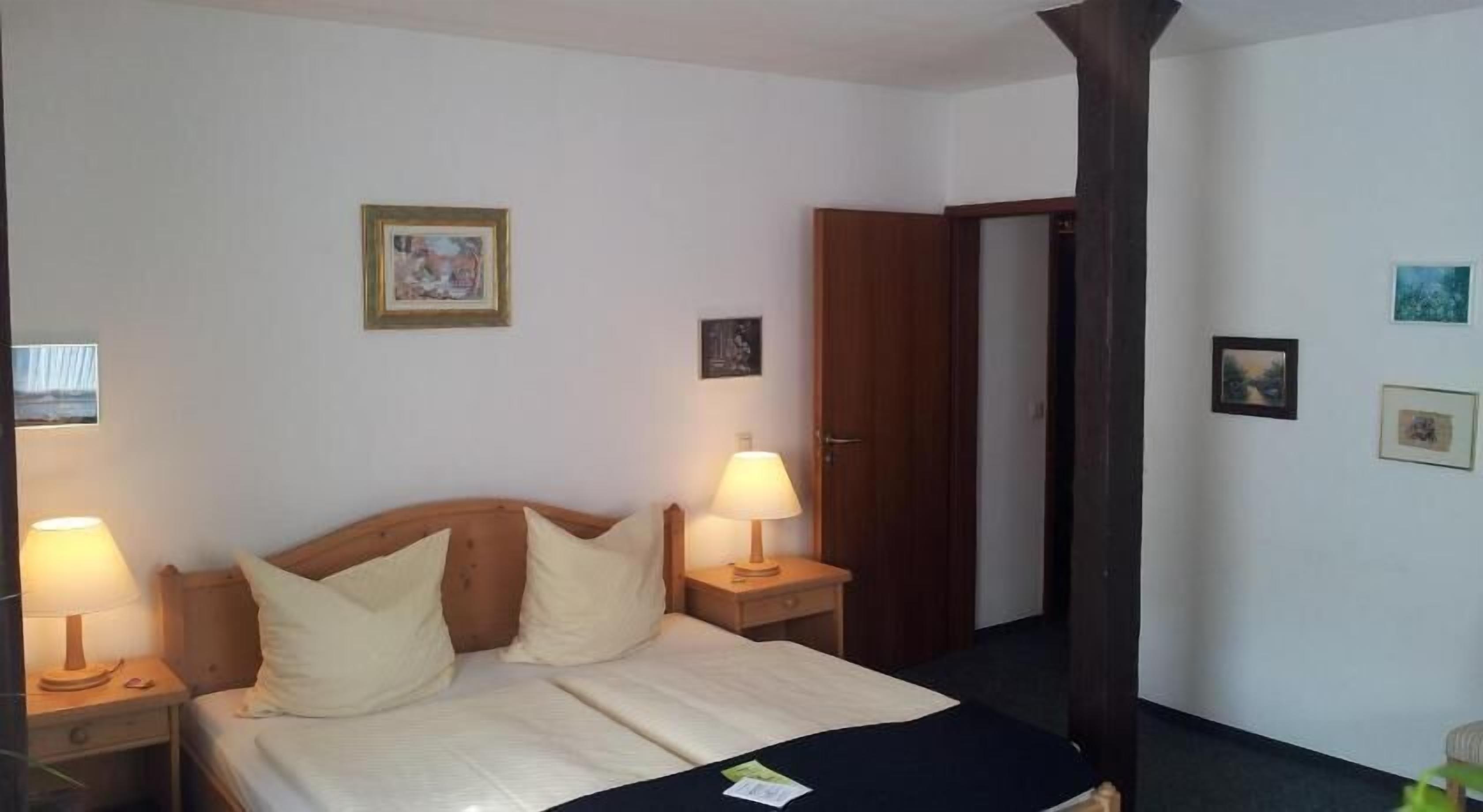 Premium bedding, pillowtop beds, minibar, desk