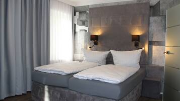 Design-Doppelzimmer | Hochwertige Bettwaren, Pillowtop-Betten, Minibar, Schreibtisch