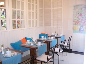 Déjeuner continental gratuit tous les jours