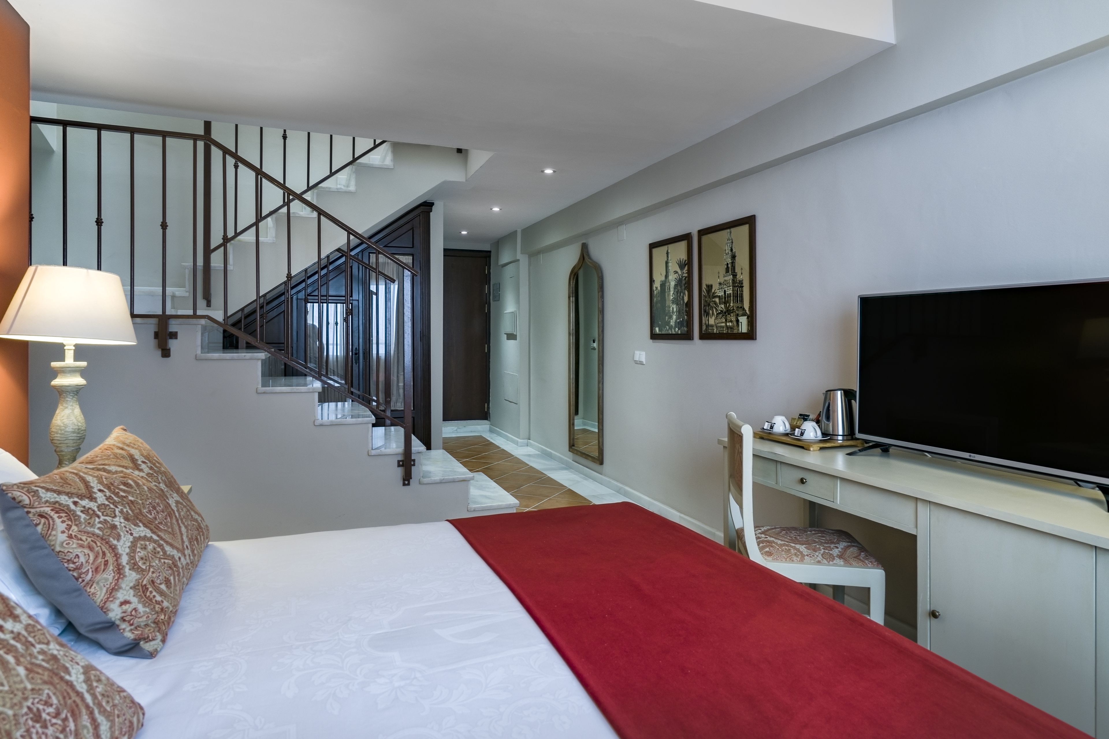 1 bedroom, premium bedding, down duvets, minibar