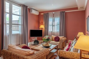 Suite Mirador | 1 bedroom, premium bedding, down comforters, minibar