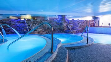 Espace de soins pour les couples, sauna, bain à remous, hammam