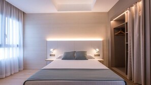 Down comforters, minibar, in-room safe, individually decorated - Olympia Hotel Events & Spa (Alboraya)