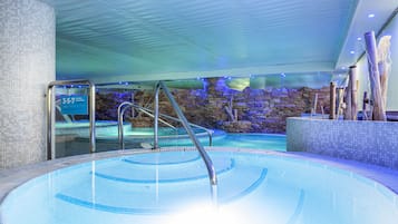 Couples treatment room(s), sauna, hot tub, Turkish bath/hammam